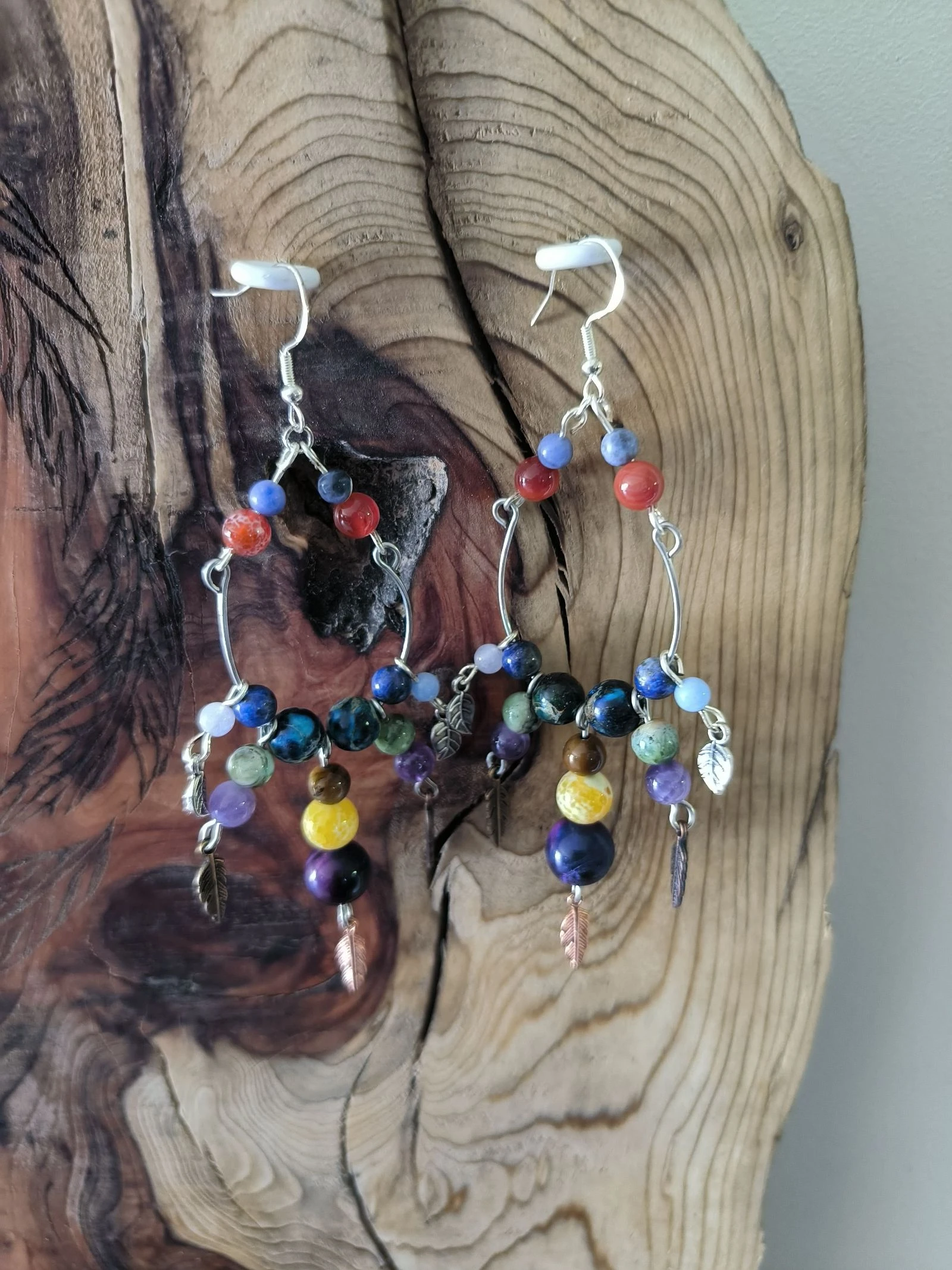 Boucles d'oreilles bohème chic en perles de pierre 